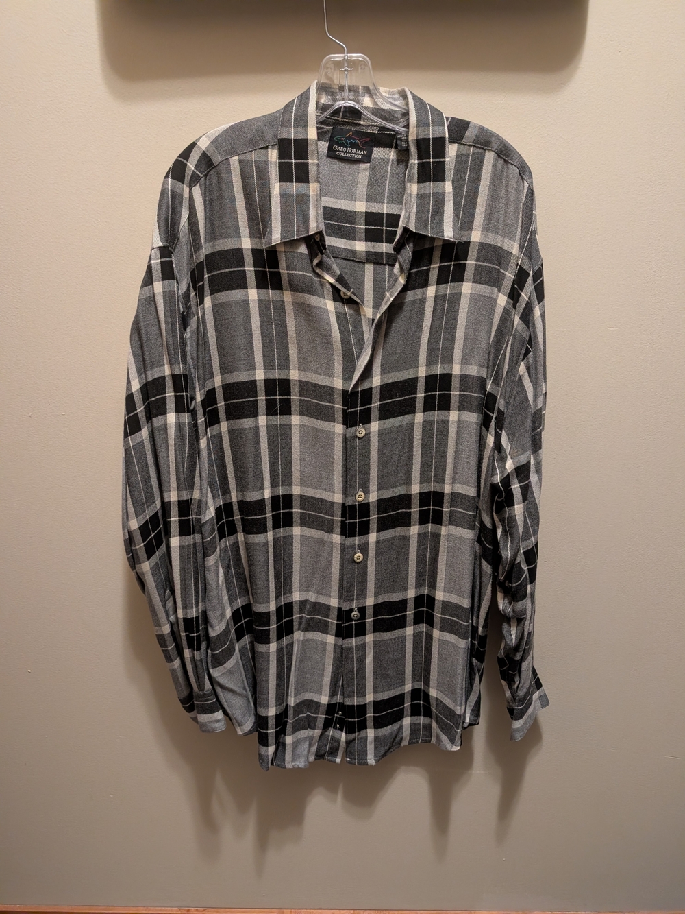 Greg Norman Collection Men’s Black & Gray Plaid Button-Up Shirt